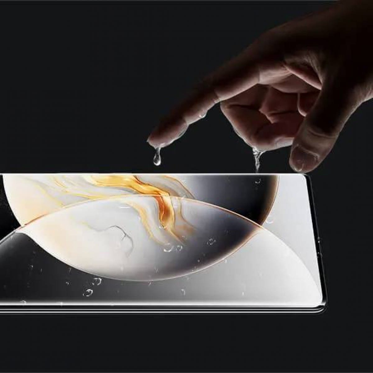 وصول هاتف Tecno Camon 30S مع شاشة منحنية وكاميرا 50MP