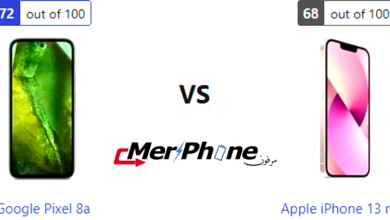 صورة توضح التنقل بالإيماءات في Google Pixel 8a و Apple iPhone 13 mini